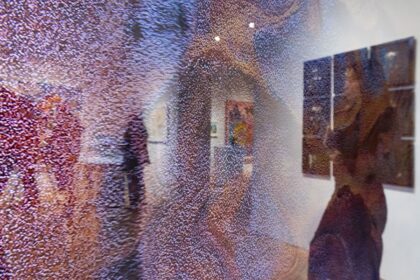 Escándalo y Billetes: La IA Desata una Subasta Millonaria que Revienta el Mercado del Arte