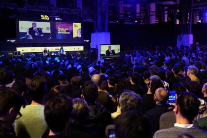 Wozniak estalla: ¡Lo que nadie te cuenta de Musk y su salto a la política!