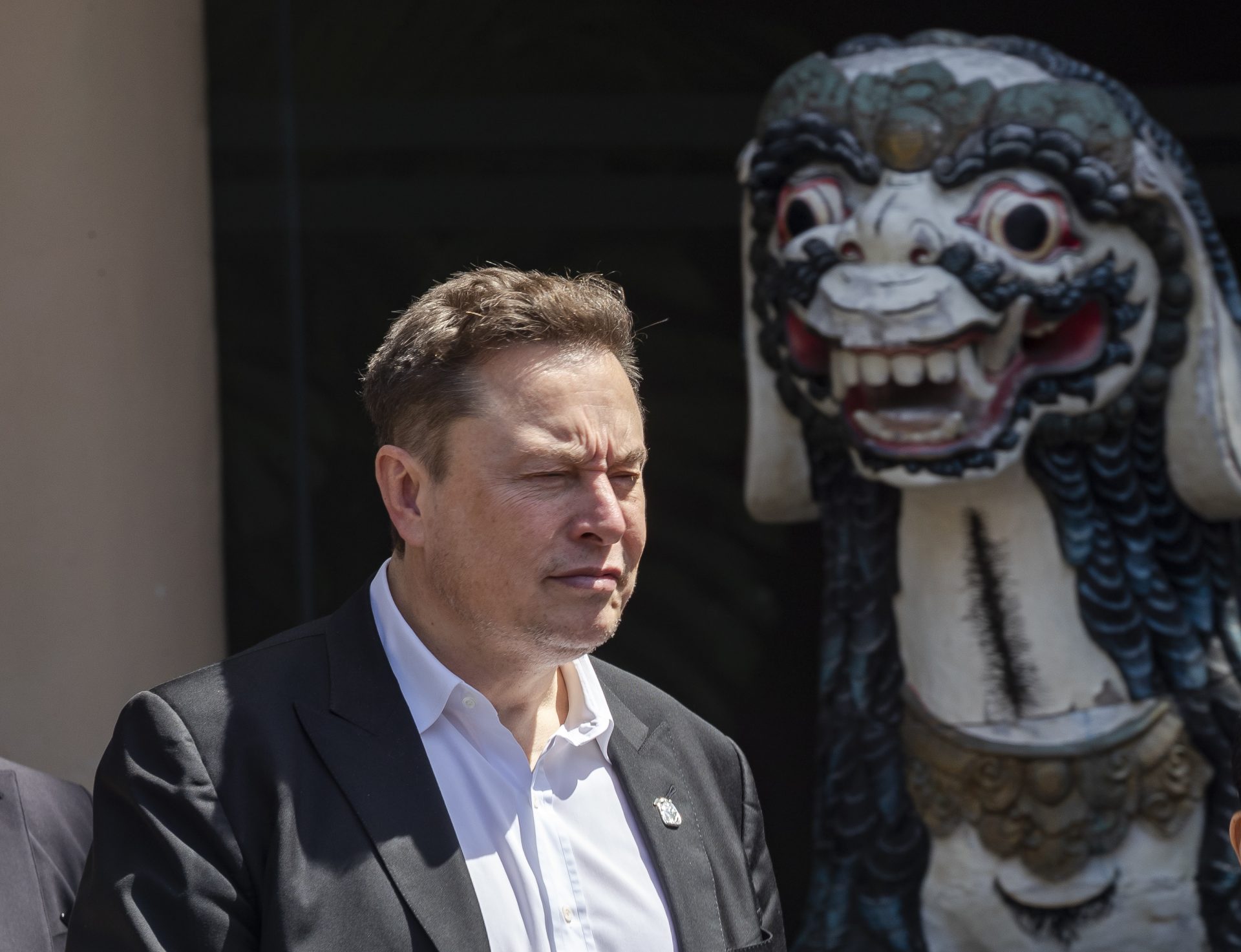 Elon Musk incendia X: ¿Video falso de Kamala Harris?