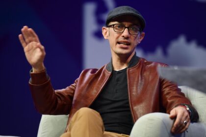 Filtrado el mandato del CEO de Shopify: Uso de IA ahora obligatorio para todos en la empresa