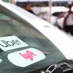 ¿El Futuro del Taxi? Uber Apuesta Fuerte por los Robotaxis, Pero ¿Quién Controlará el Volante?