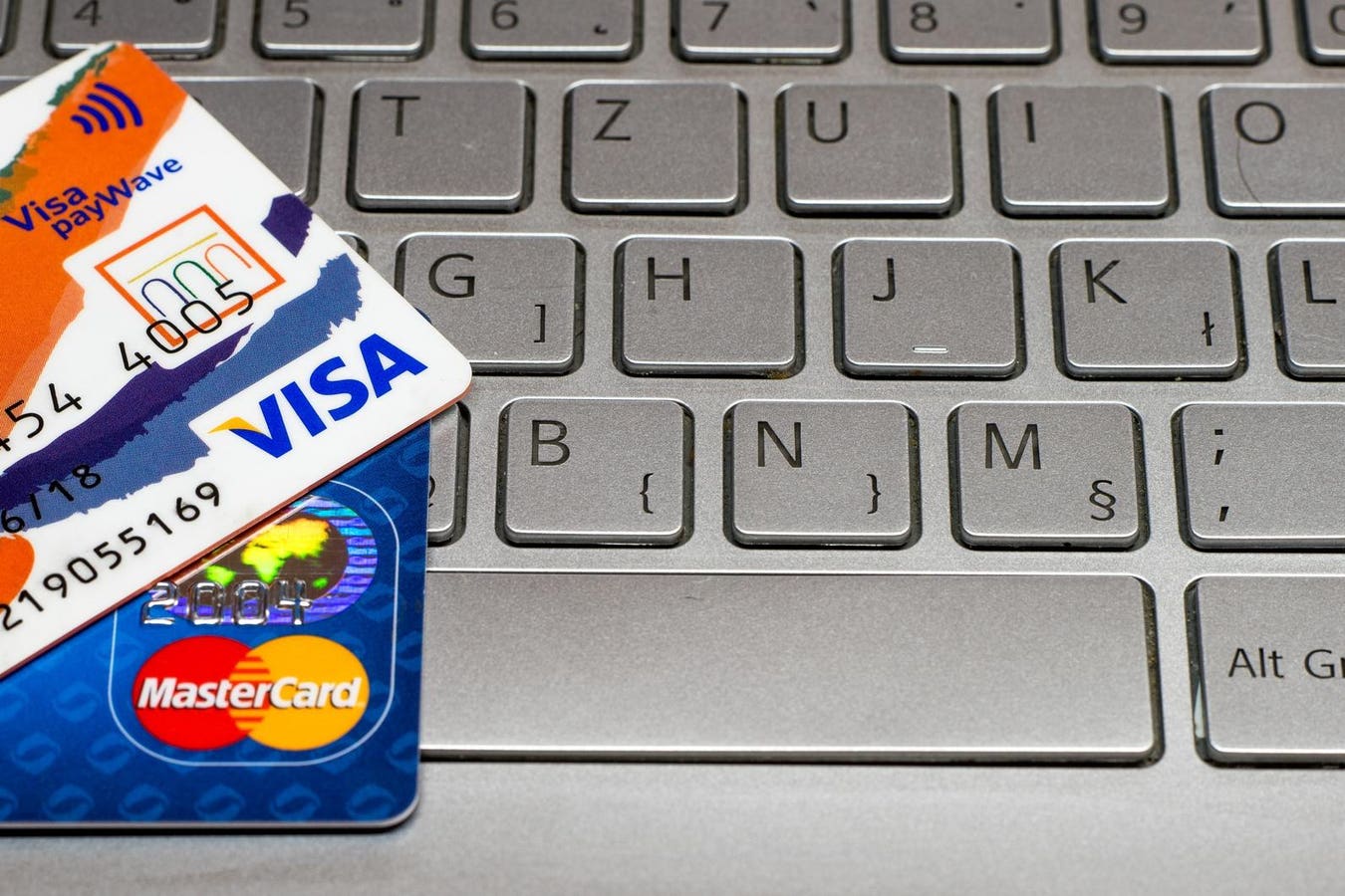 Tu Asistente Personal de Compras Ahora es Inteligencia Artificial: Visa y Mastercard Desatan la Revolución