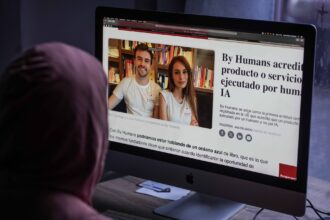 Descubre el Secreto: ¿Creado por Humanos o por IA?