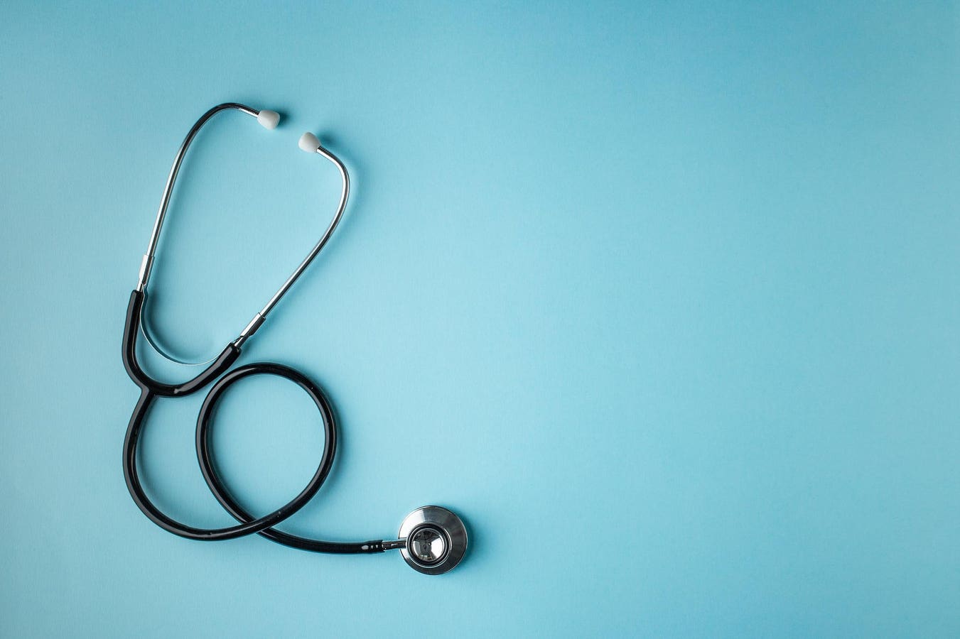 Cáncer: Stanford y Microsoft Unen Fuerzas con IA para Planes de Tratamiento Personalizados