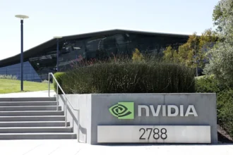 Nvidia desafía a Trump: Ganancias récord eclipsadas por el veto a China