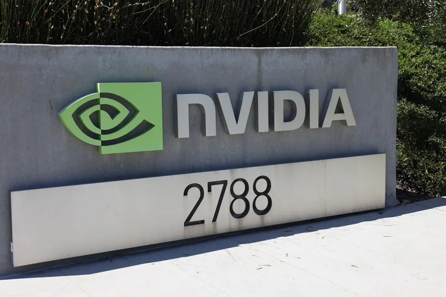 Nvidia gana un 26% más en el trimestre pero anota un cargo por la licencia que necesita para exportar a China