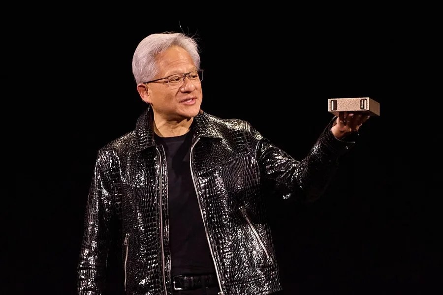 Nvidia desafía a Trump: Ganancias récord eclipsadas por el veto a China 36 Nvidia CEO