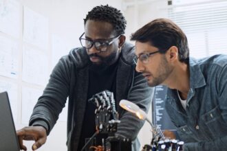 ¿El fin de la invención humana? La Inteligencia Artificial General podría revolucionar el futuro