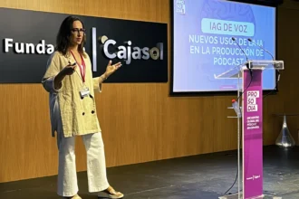 El riesgo de la IA generativa de voz para los podcasters: ¿una amenaza futura?